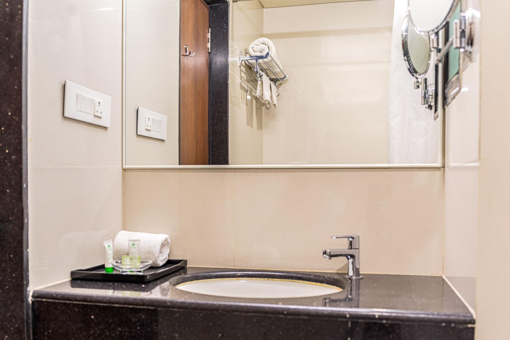 Treebo Premium Grand Emerald Pimpri-Chinchwad Exterior foto