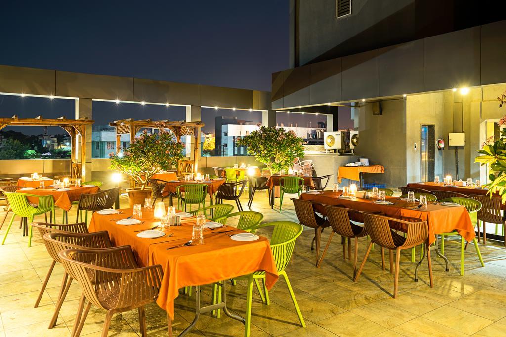 Treebo Premium Grand Emerald Pimpri-Chinchwad Exterior foto