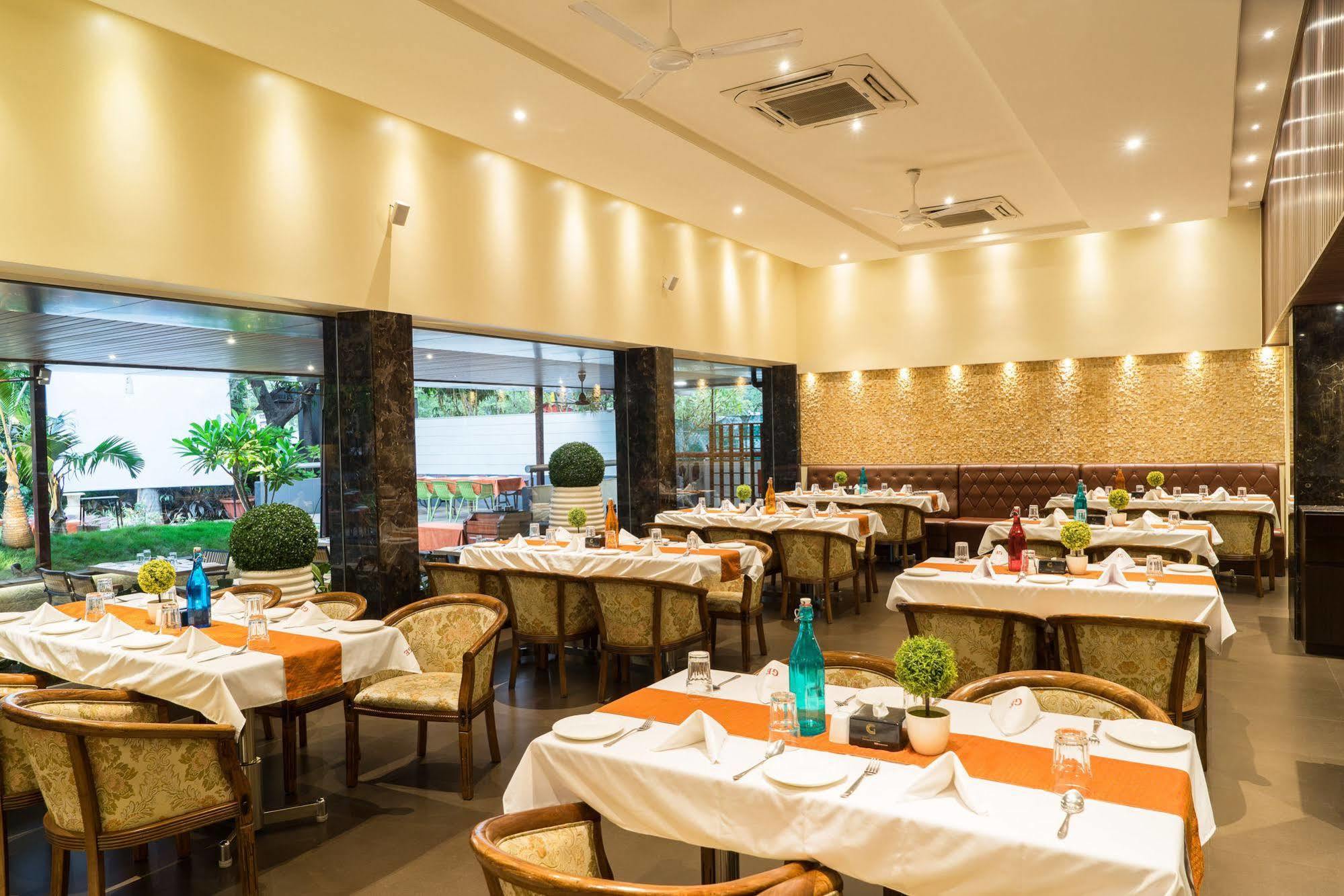 Treebo Premium Grand Emerald Pimpri-Chinchwad Exterior foto