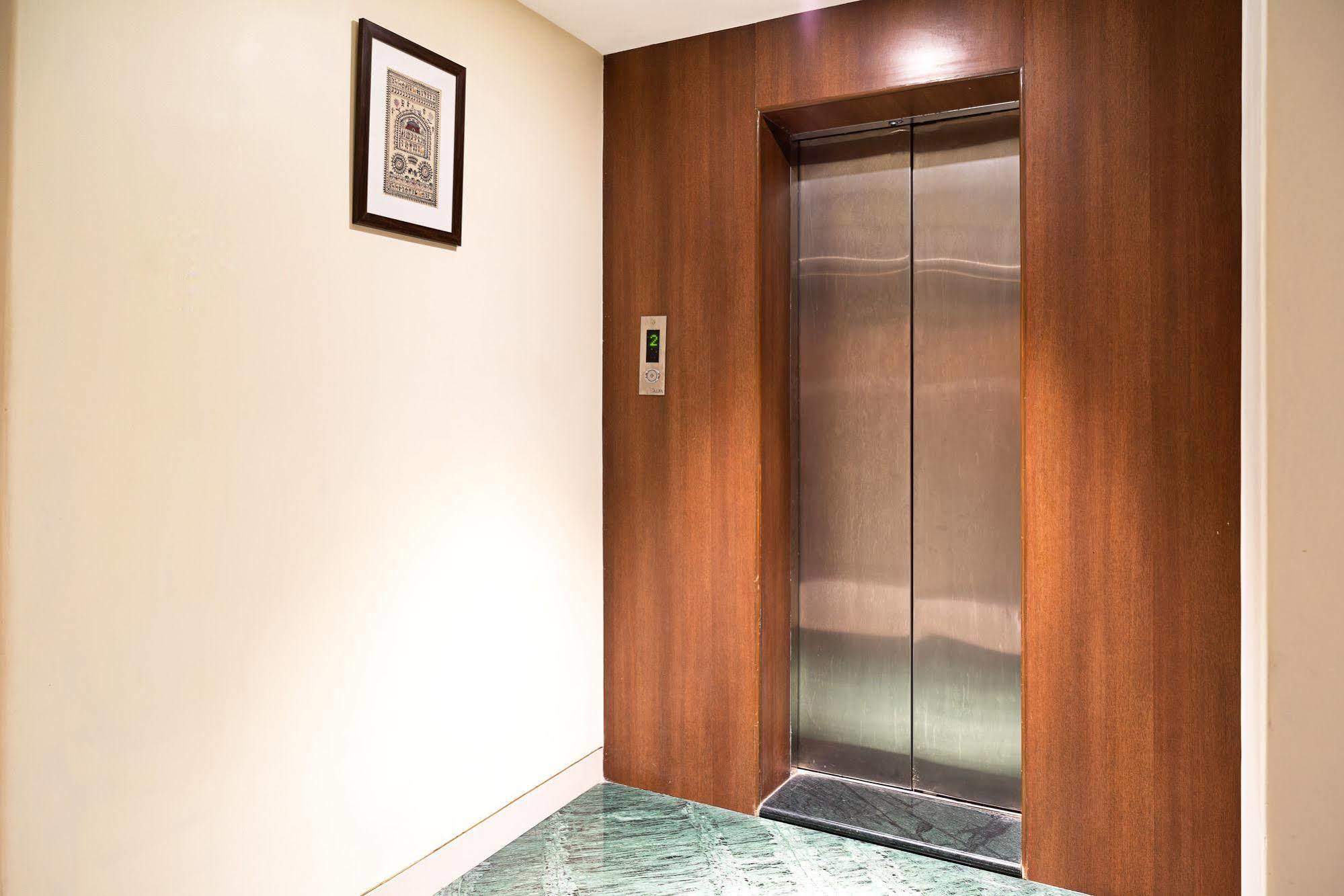 Treebo Premium Grand Emerald Pimpri-Chinchwad Exterior foto