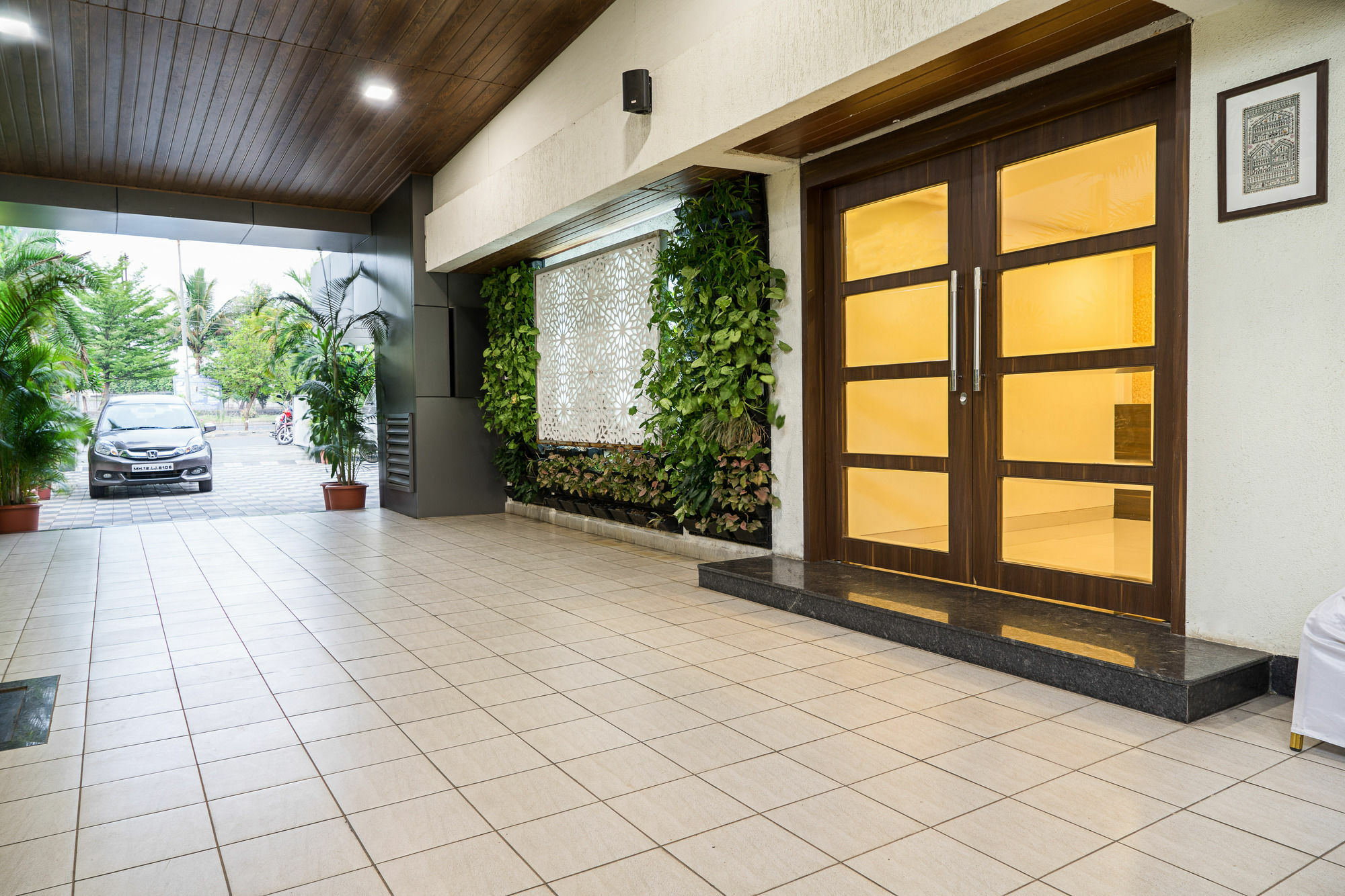 Treebo Premium Grand Emerald Pimpri-Chinchwad Exterior foto