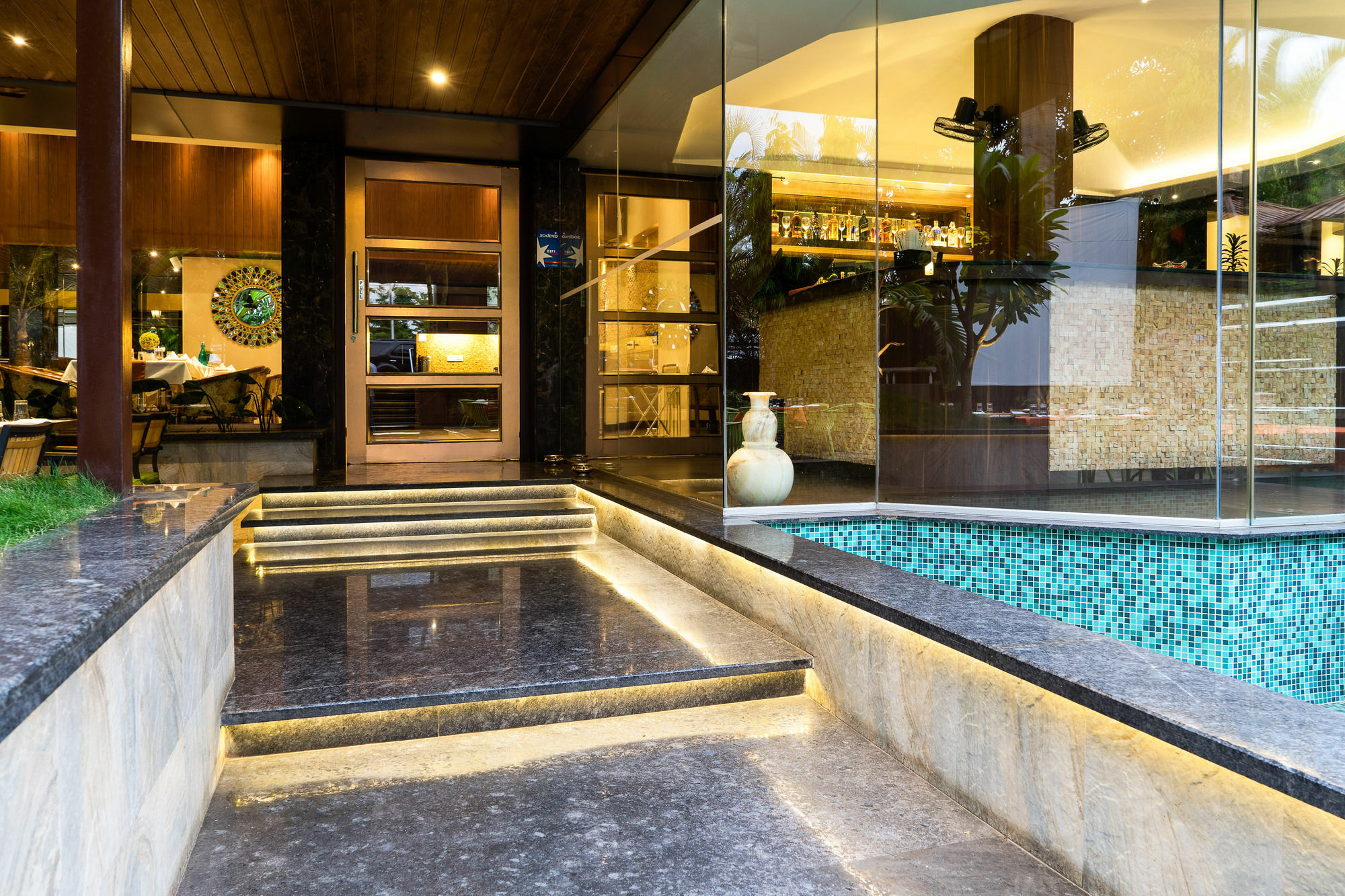 Treebo Premium Grand Emerald Pimpri-Chinchwad Exterior foto